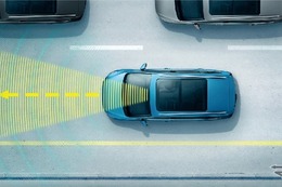 VW ゴルフ トゥーラン、先進安全装備を強化…渋滞時追従支援システムを採用 画像