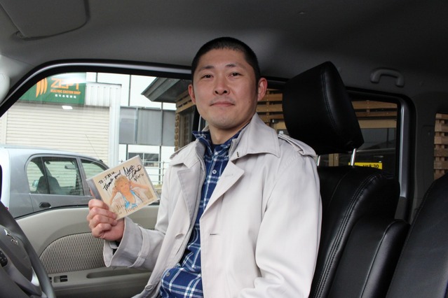 大好きなジャズシンガーである澤田真希さんのCDを愛聴しているオーナーの高橋さん。ライブにも良く足を運ぶという大ファンだ。