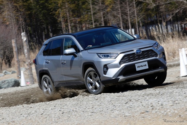 トヨタ RAV4 ハイブリッド 新型