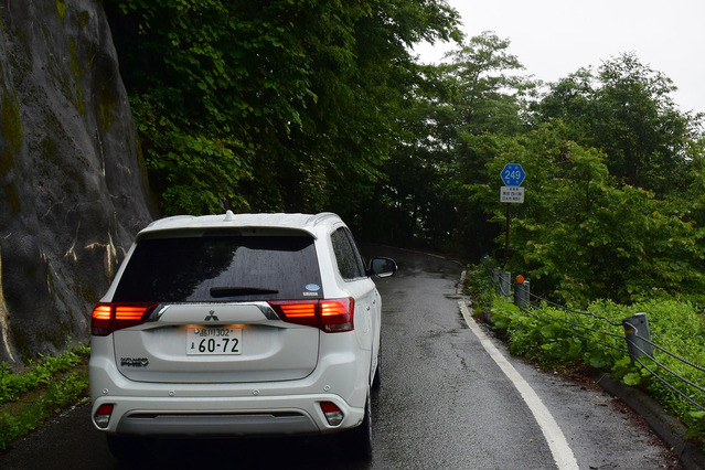 山岳路での走りは1.9トンという車重を考えると望外なほどに軽快だった。