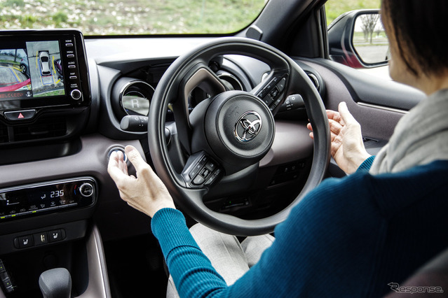 トヨタ ヤリスの「アドバンストパーク」で駐車してみた