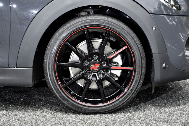 MID【RMP R25】推奨サイズ:18×7.5JInset50 5H-112/カラー:ブラック/リムレッドライン/タイヤサイズ:215/40R18