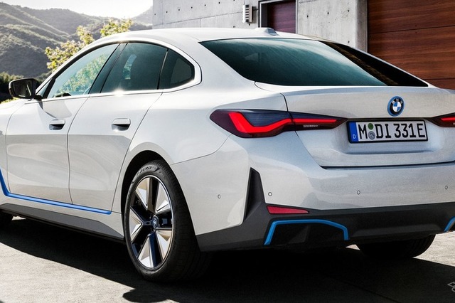 BMW i4