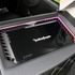 上面にはロックフォードのパワーアンプ・T1500-1bdと、T600-4の２台をインストール。周囲をイルミで囲ってショーアップする。