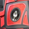 外向きサウンドを支えているのがグラウンドゼロのコアキシャルスピーカー。周辺パネルの異形デザインも手が込んでいる。
