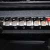ピアノの鍵盤のように美しい。操作系で優先順位が高い機能をスイッチとして配置