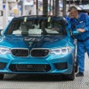 BMW M5 新型の量産第一号車がラインオフ