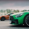 メルセデス AMG GT-R vs 日産 GT-R ドラッグレース　動画