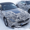 BMW Z4 次期型。隣にはトヨタスープラの姿も