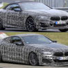 BMW M850i カブリオレ（上段）とクーペ（下段）をスクープ。フロントマスクのデザインにも差別化が見られる