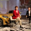 香取慎吾氏とBMWジャパン代表取締役社長のペーター・クロンシュナーブル氏