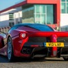 ラ・フェラーリと「V12 LAF」のナンバープレート