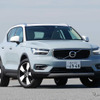 ボルボ XC40 T4モメンタムAWD