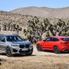 BMW X3M（向かって左）とX4M