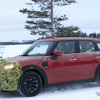 MINI クロスオーバー 改良新型プロトタイプ　スクープ写真