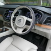 ボルボ XC90 B5 AWD MOMENTUM