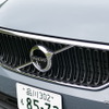 ボルボ XC40 B4 MOMENTUM