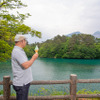 名物の五色沼ソフトを食べながら見る景色は気持ちをスッキリとさせてくれた