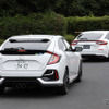 ホンダ シビック 先代（手前）と新型（奥）