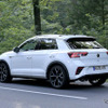 VW T-Roc R 改良新型プロトタイプ（スクープ写真）