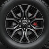 トヨタ ハイラックス Z GRスポーツ専用R18タイヤ＋アルミホイール（ブラック塗装＋切削光輝）/レッド塗装ブレーキキャリパー（GRロゴ付）