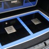 フロアにはブラックスのハイエンド・パワーアンプであるMX4 PROを2台インストール。漆黒のボディがブルーのパネル面に映える。