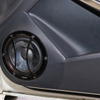 高度な「クロスオーバー」と「タイムアライメント」が搭載された市販AV一体型ナビが採用されたオーディオカーの一例（ダイヤトーン・デモカー）。