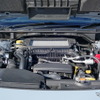 レヴォーグ 1.8 STIスポーツのエンジンベイ。背丈が低い水平対向エンジンの上にインタークーラーを置いていること等々、スバリストにとっては見慣れた光景であろう。
