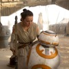 BB-8＆レイ／『スター・ウォーズ／フォースの覚醒』- (C) 2015Lucasfilm-Ltd.-&-TM