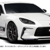 GR86／BRZをスポーティーに演出！ BLITZ「AERO SPEED R-Concept」に「フロントリップスポイラー」「リア用サイドディフューザー」「ウィンドウガーニッシュ」が新登場