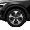 ボルボ XC40 アルティメット B4 AWD ダークエディション（5Yスポークアルミホイール）