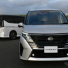 日産 セレナ 新型。ハイウェイスターV（奥）とLUXION（手前）