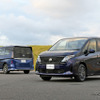日産 セレナ 新型の「AUTECH」（左）とベースグレード（右）