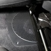 シート下の純正ウーファーユニットが設置されているスペースにはフォーカルのISUB BMW4をビルトイン取り付けする。