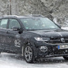 VW T-Cross 改良新型プロトタイプ（スクープ写真）