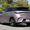BYD ドルフィン ロングレンジ（コーラルピンク+アーバングレー）