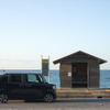 第2世代 ホンダ N-BOXカスタムで4200km。島根県西部、国道191号線持石海岸にて記念撮影。