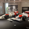 マクラーレン ホンダ MP4/6（左），マクラーレン ホンダ MP4/4（右）