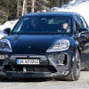 ポルシェ『マカンEV』の姿をしたアウディ 『Q8 e-tron』次期型プロトタイプと思われる車両（スクープ写真）