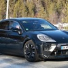 ポルシェ『マカンEV』の姿をしたアウディ 『Q8 e-tron』次期型プロトタイプと思われる車両（スクープ写真）