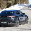 ポルシェ『マカンEV』の姿をしたアウディ 『Q8 e-tron』次期型プロトタイプと思われる車両（スクープ写真）