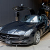 Mercedes me TokyoにはSLS AMGを展示。ガルウイングが特徴的だ。