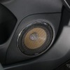 ES165KX2のミッドバスはドアにアウターバッフルで取り付けられている。デザイン的には至って純正ライクな仕上がり。