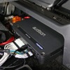 オーディソン・プリマのDSPアンプであるAFM12.14bitをシート下に設置。高いコントロール性とコンパクトなボディが魅力だ。