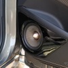 フェイズプラグを備えたユニットはアウターバッフルで取り付けることで存在感も満点。オーディオカーらしいドア造形となった。