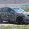BMW iX5 次期型プロトタイプとみられる車両（スクープ写真）