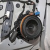 ドアを開けると高音質化のキーワードになるスピーカー取り付けが見える。ESB5.165をチョイスして取り付けにも気を配る。