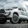 MID ナイトロパワー M62 TOMAHAWK ×TOYOTA ハイラックス（車両協力：サンヤード）
