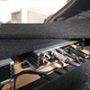 auneのメディアプレイヤーはラゲッジの上部からアクセスできてUSBメモリーを直接セットできる構造としている。