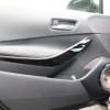 ドアの加工としてはスピカーまわりを限定的に処理しているのがわかる。ドアポケットはそのまま使える構造になっている。